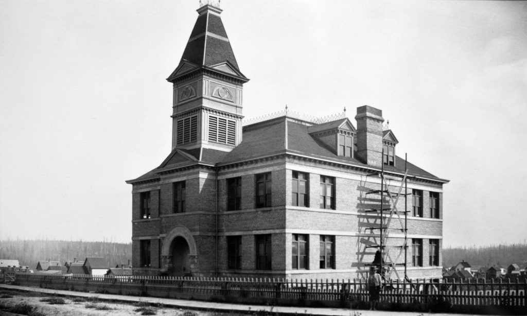 East End (Oppenheimer Street) School, originally located at 522 Oppenheimer Street, moved to Pender and Jackson in 1891. It was renamed Strathcona in 1900.